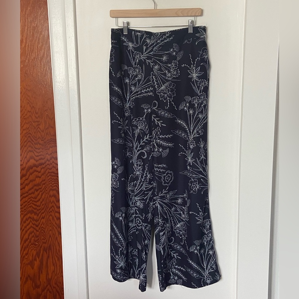 RW&CO. Navy Floral Wide Leg Pants